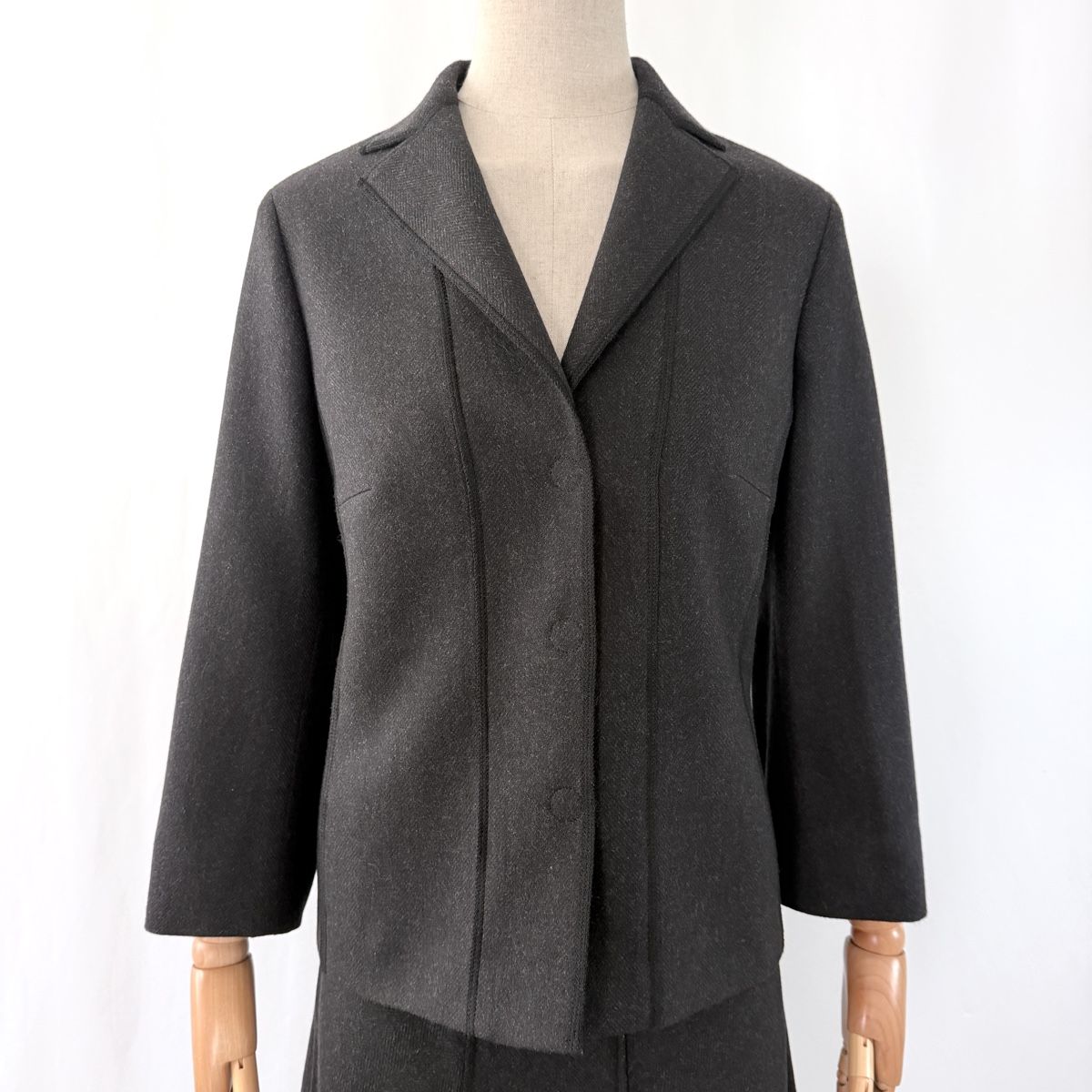 Akris Completi & Tailleur: AKRIS Wool Set Jacket + Skirt – Nuovo (secondo la descrizione) da Emmen venduto da Nightingale_2022 1