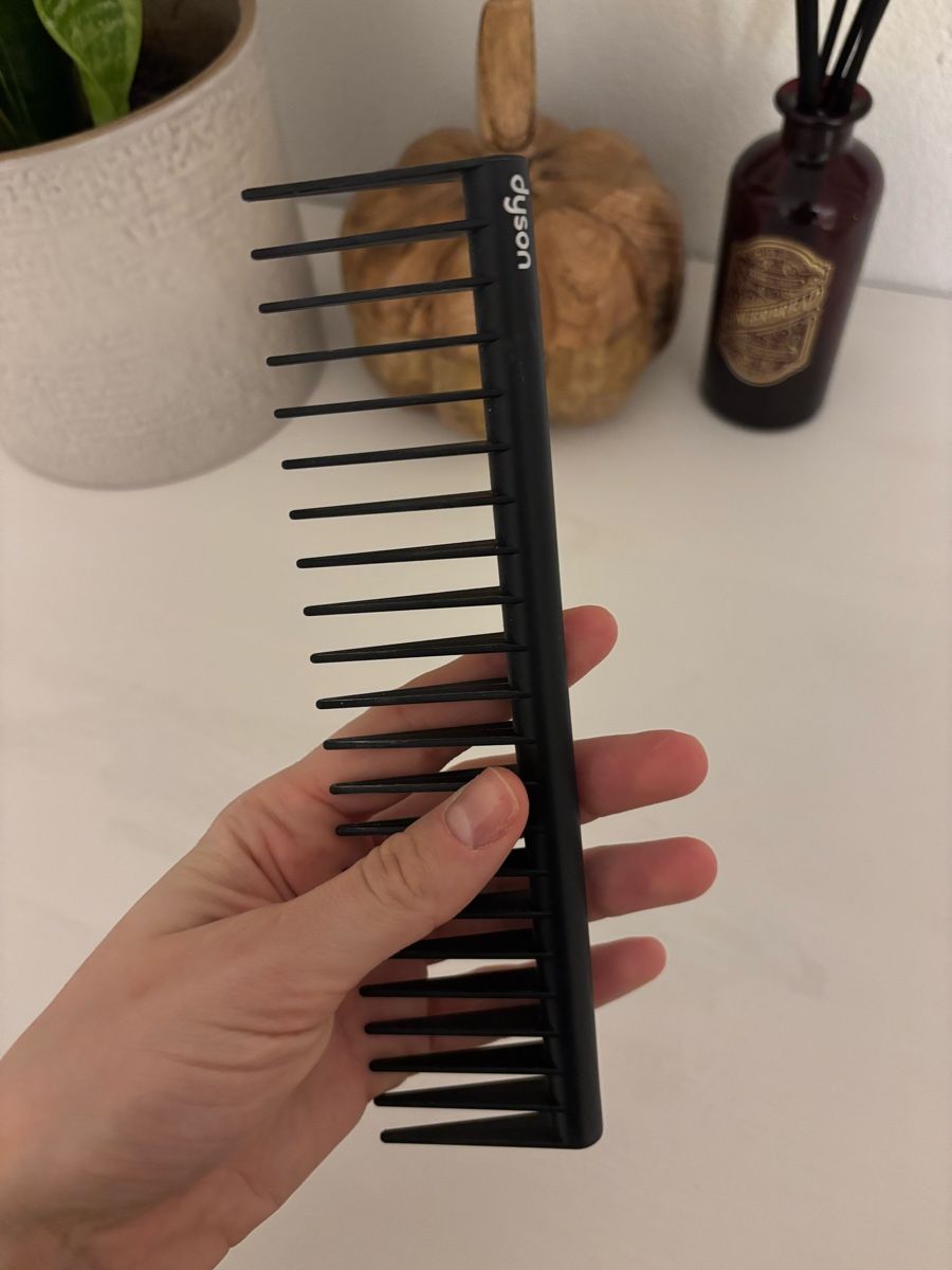 Dyson Altro per la cura dei capelli: NEW - Dyson Hair Styling Detangling Comb – Nuovo (secondo la descrizione) da Horgen venduto da lme_8kj7 1