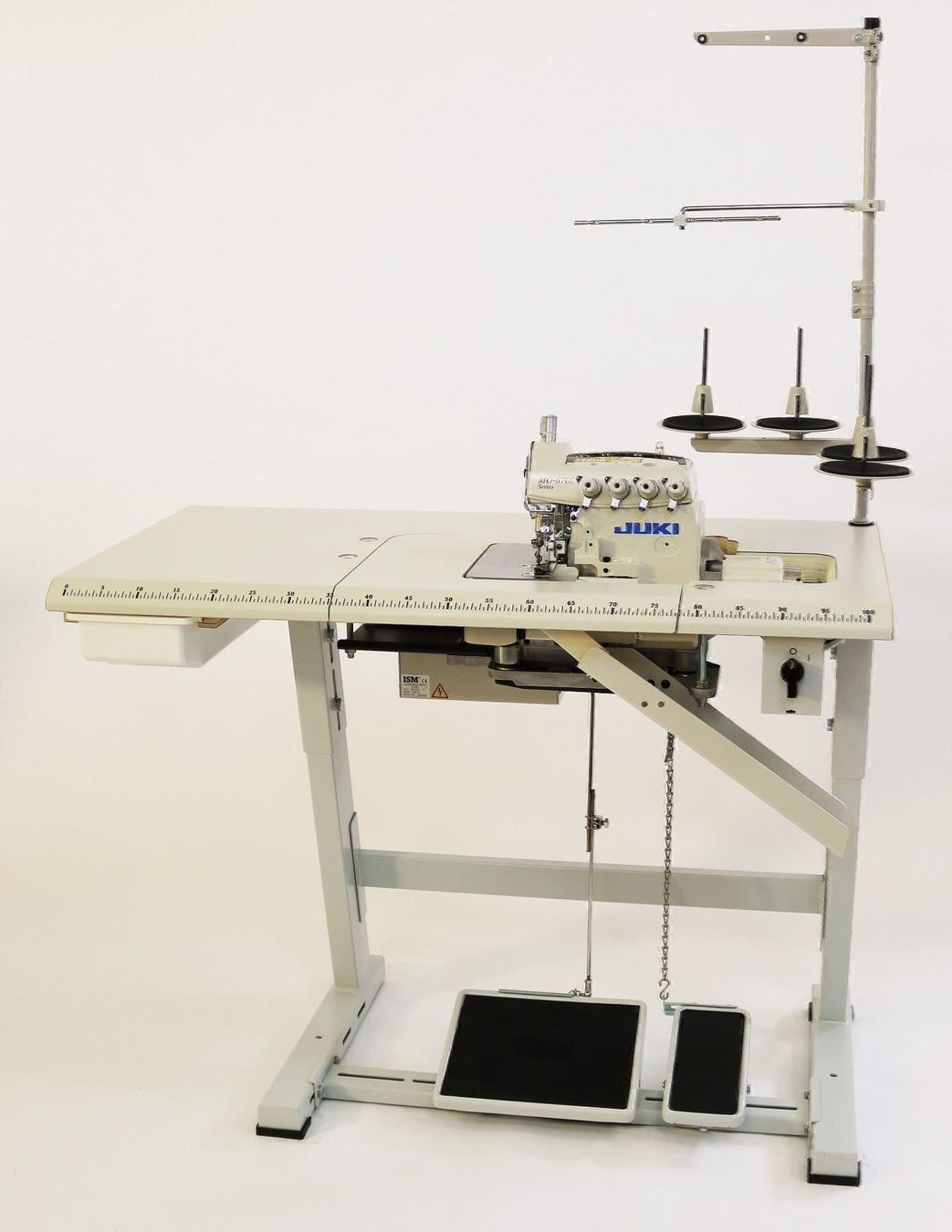 Juki Macchine da cucire: Overlock Industrienähmaschine JUKI Neu – Nuovo e nell'imballaggio originale da Rehetobel venduto da dani034