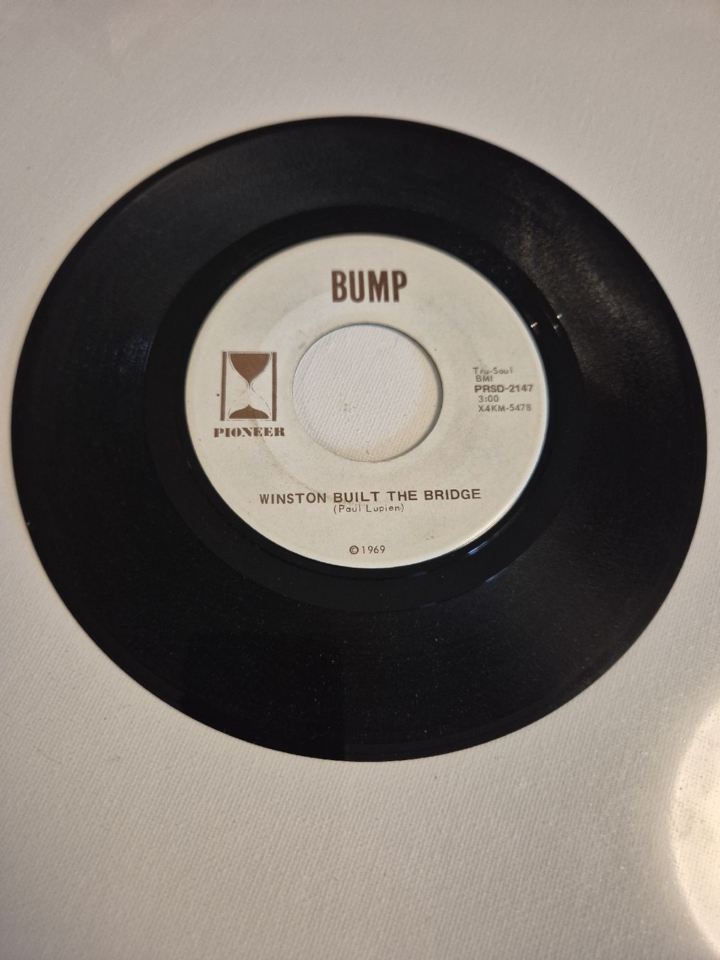 Dischi in vinile: Bump -  Sing Into The Wind - Single 7 , US – Usato da Uster venduto da newwave0 1