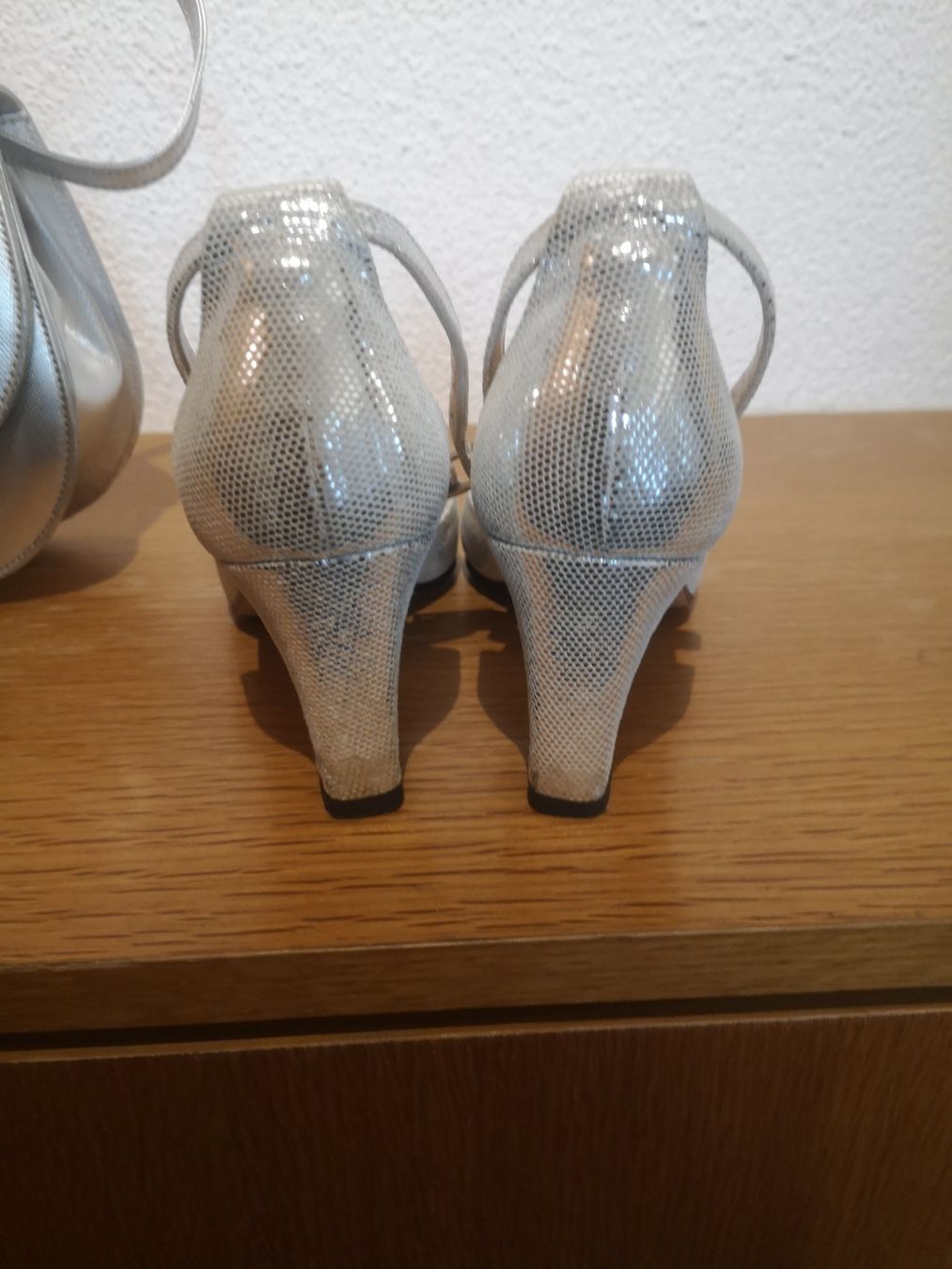 Scarpe da donna: Damenschuh mit Handtasche – Usato da Lostorf venduto da rubileo 7