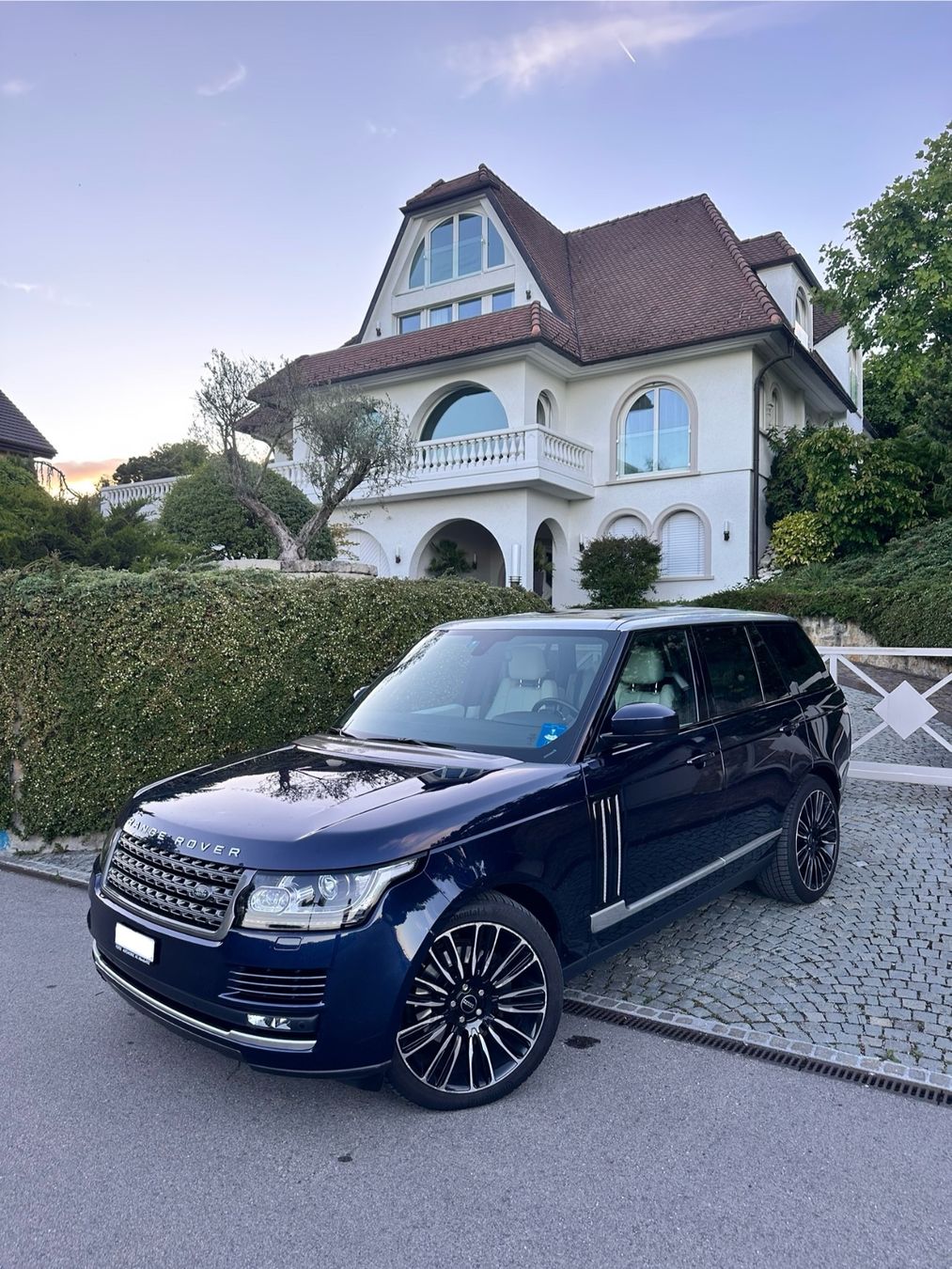 Land Rover Automobili: Land Rover Range Rover 3.0 TDV6 Vogue – Usato da Genève venduto da SovereignWatch