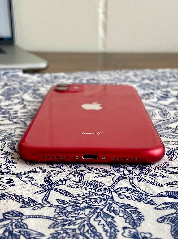 iPhone 11, 64GB, Product(RED), In sehr gutem Zustand (Gebraucht