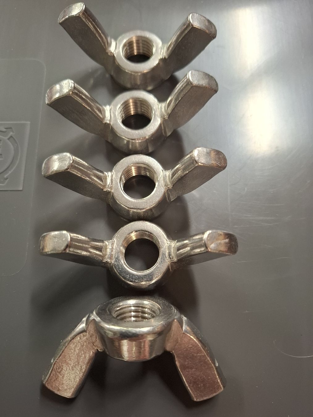 Ferramenta: Flügelmutter M16 Inox A2 – Nuovo (secondo la descrizione) da St. Gallen venduto da Che64