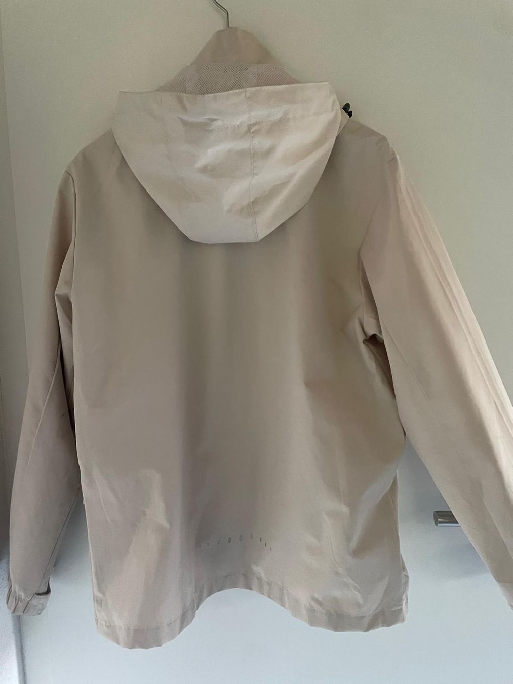 Under Armour Jacken: Veste Under Armour – Neu (gemäss Beschreibung) aus Romont BE von cel_2qsz 6
