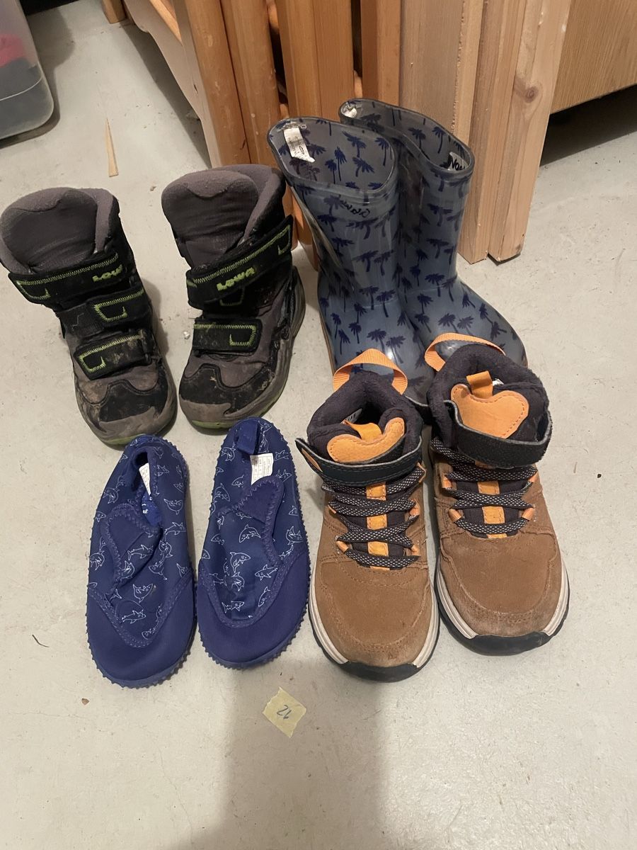 Chaussures garçon: Kinderschuhe Grösse 26 – D'occasion à Winterthur par sLoerli