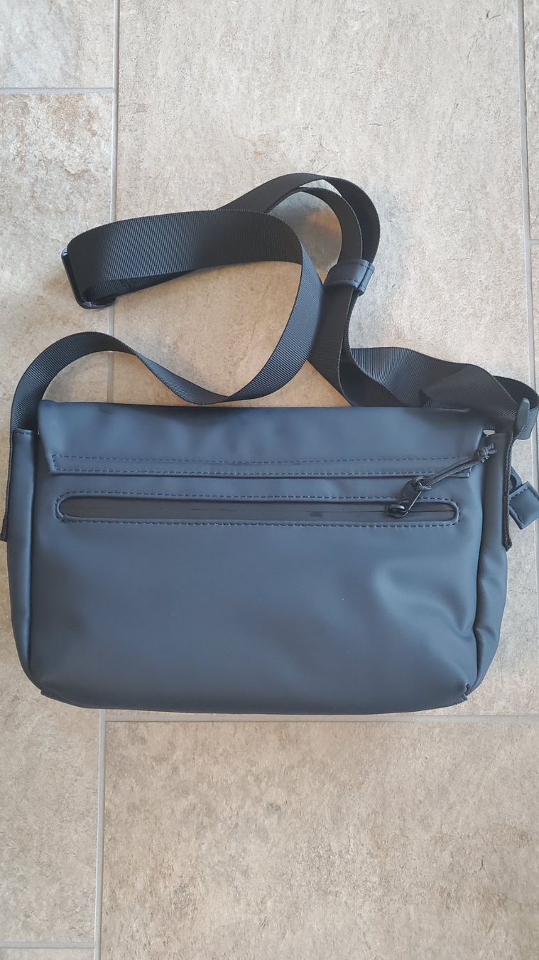 Zwei Borse: Zwei Umhängetasche CARGO CA60, blau metallic – Nuovo (secondo la descrizione) da Interlaken venduto da mar_65xg 2
