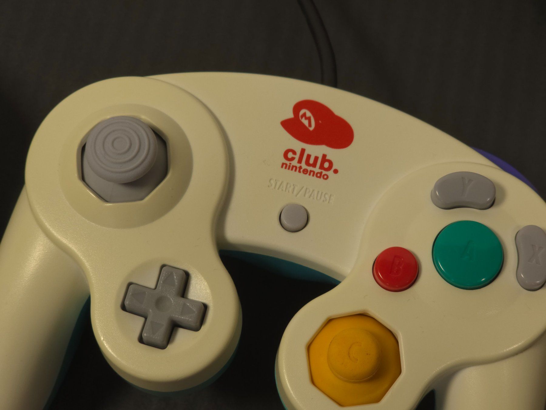 Nintendo Controller: Club Nintendo Gamecube Controller + Lila Gamecube Controller – Gebraucht aus Wil SG von  3