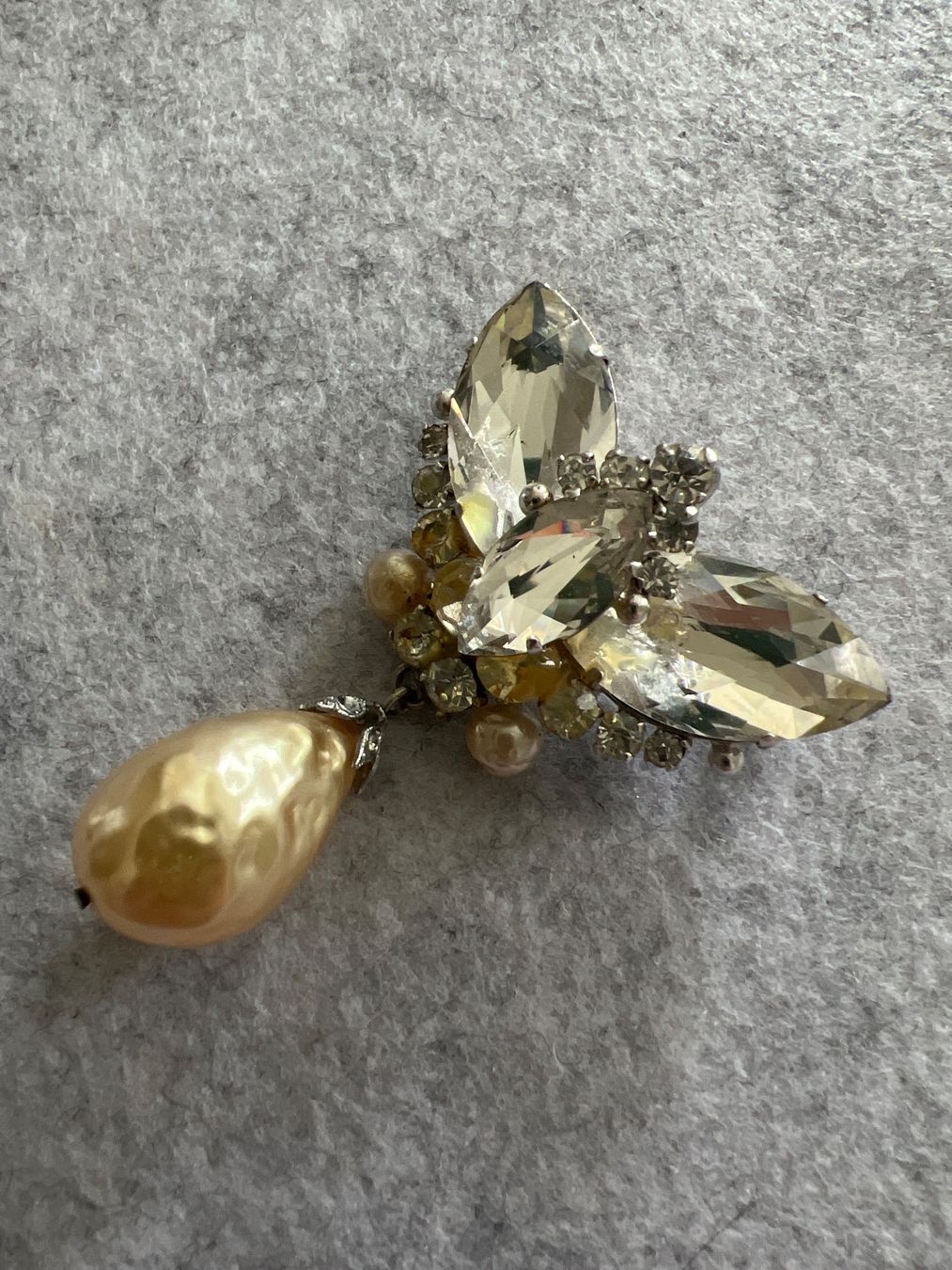 Spille & Fermagli: Alte Brosche mit perlen und Strass – Usato da Uznach venduto da Ya_x7x6 2