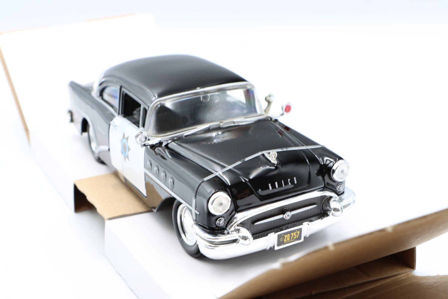 Modellautos: Buick Century 1955 1:26 Maisto – Neu und originalverpackt aus Bühl b.Aarberg von modelldiecast 7