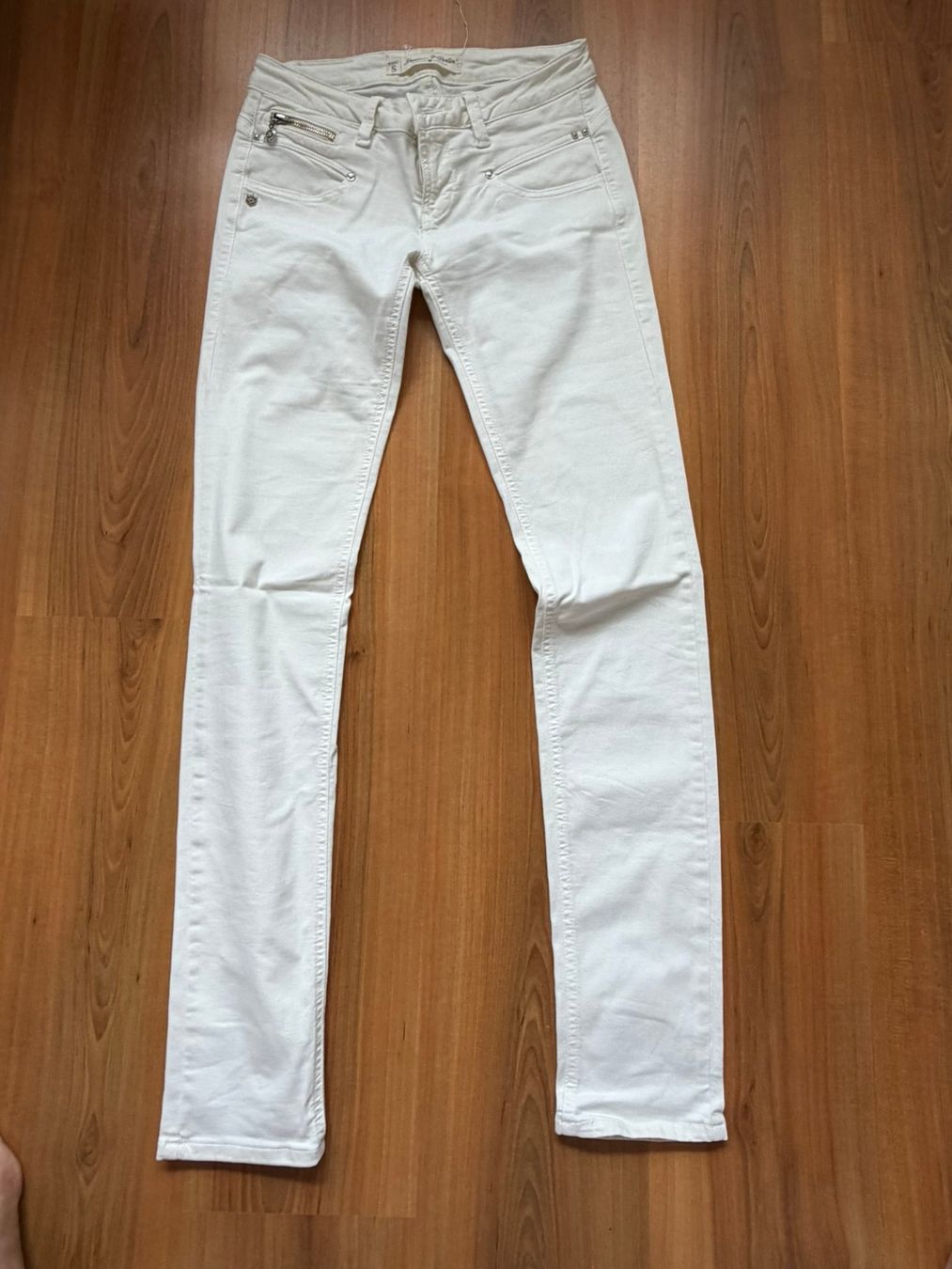Freeman T. Porter Jeans: Freeman T. Porter Alexa, weiss – Usato da Burgdorf venduto da Bizeli