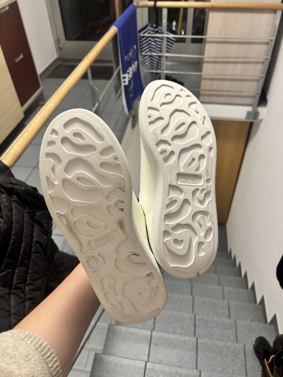 Herrenschuhe: Alexander McQueen Sneaker – Neu (gemäss Beschreibung) aus Adliswil von lia_f7dp 3