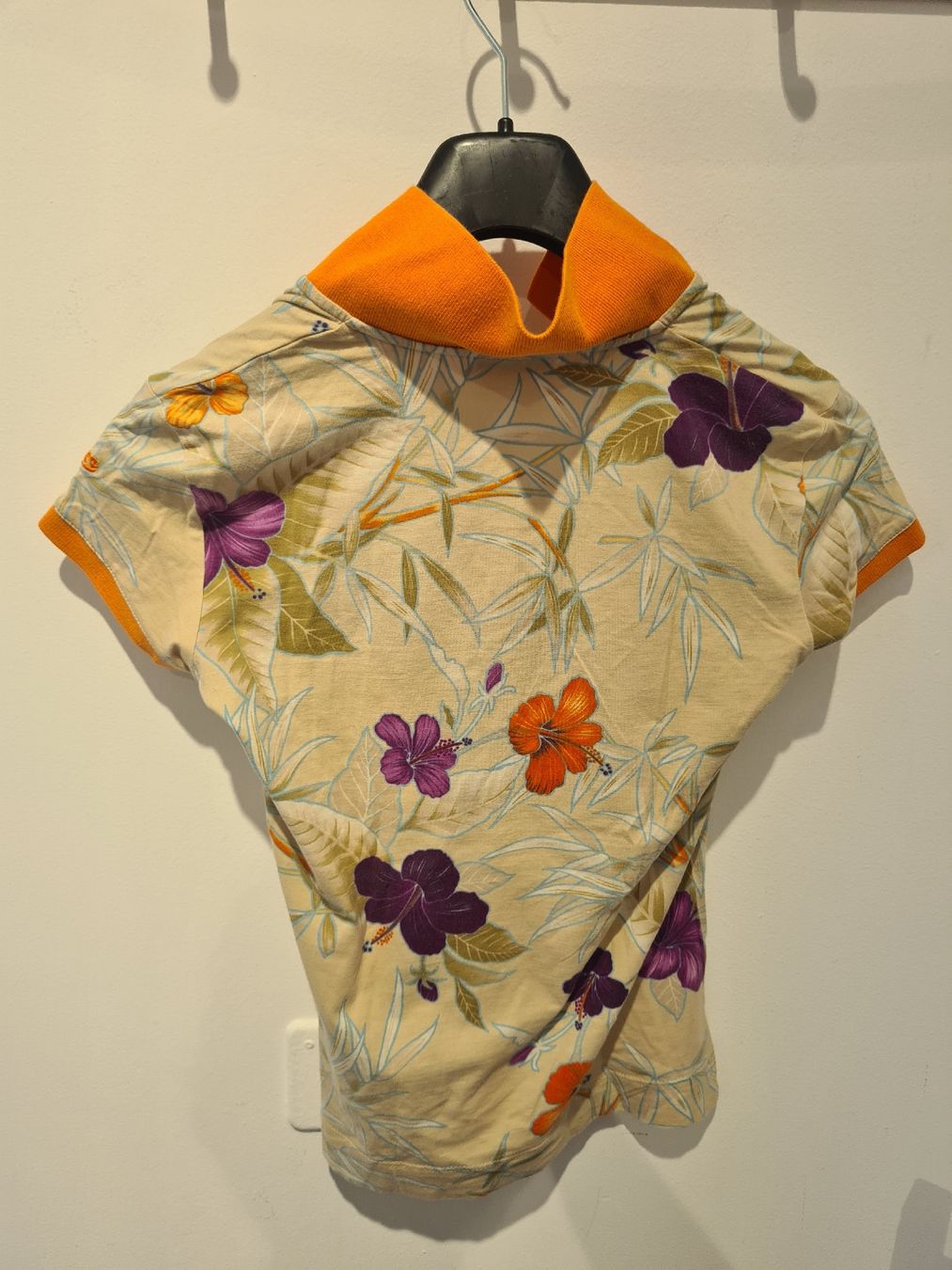 Bogner Polo-Shirts: Bogner Poloshirt mit Blumenmuster Orange Grösse 34 – Gebraucht aus Adligenswil von FriedasWelt 3