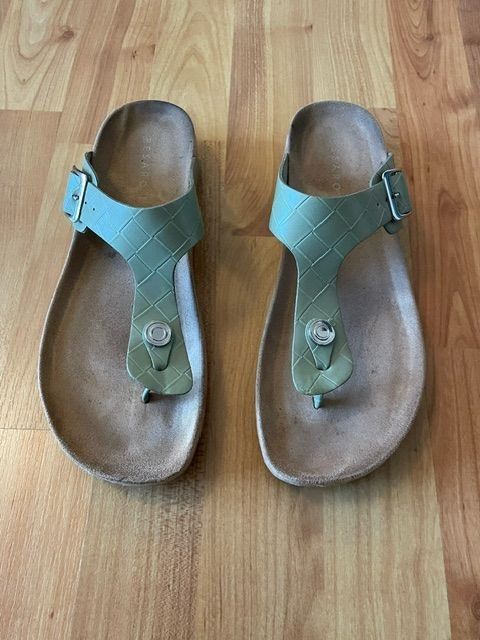 Damenschuhe: Zehentrenner, hellgrün, Grösse 39 – Gebraucht aus Niederweningen von sho_mb8y 1