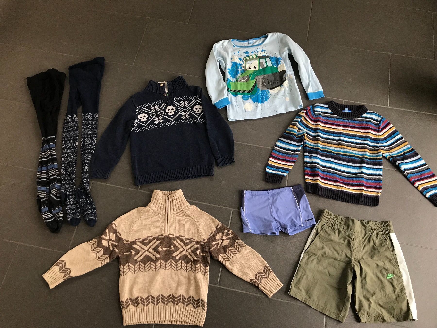 Lotti & Set di vestiti: Kleiderset Kleiderpaket Gr. 116 – Usato da Erlinsbach SO venduto da Elso72