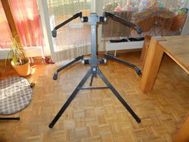 pied pour claviers et synthétiseurs/marque Proel /2 etages