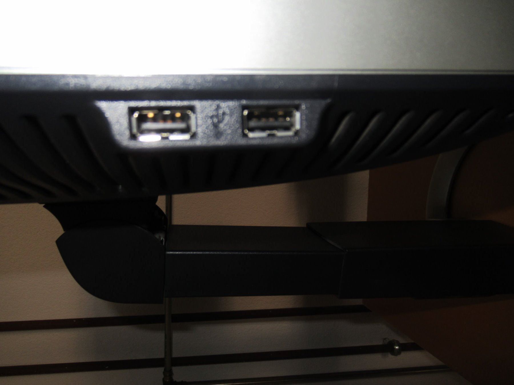 Dell PC: Neuwertiger Dell Bildschirm – Usato da Ebmatingen venduto da top-zuerich 6