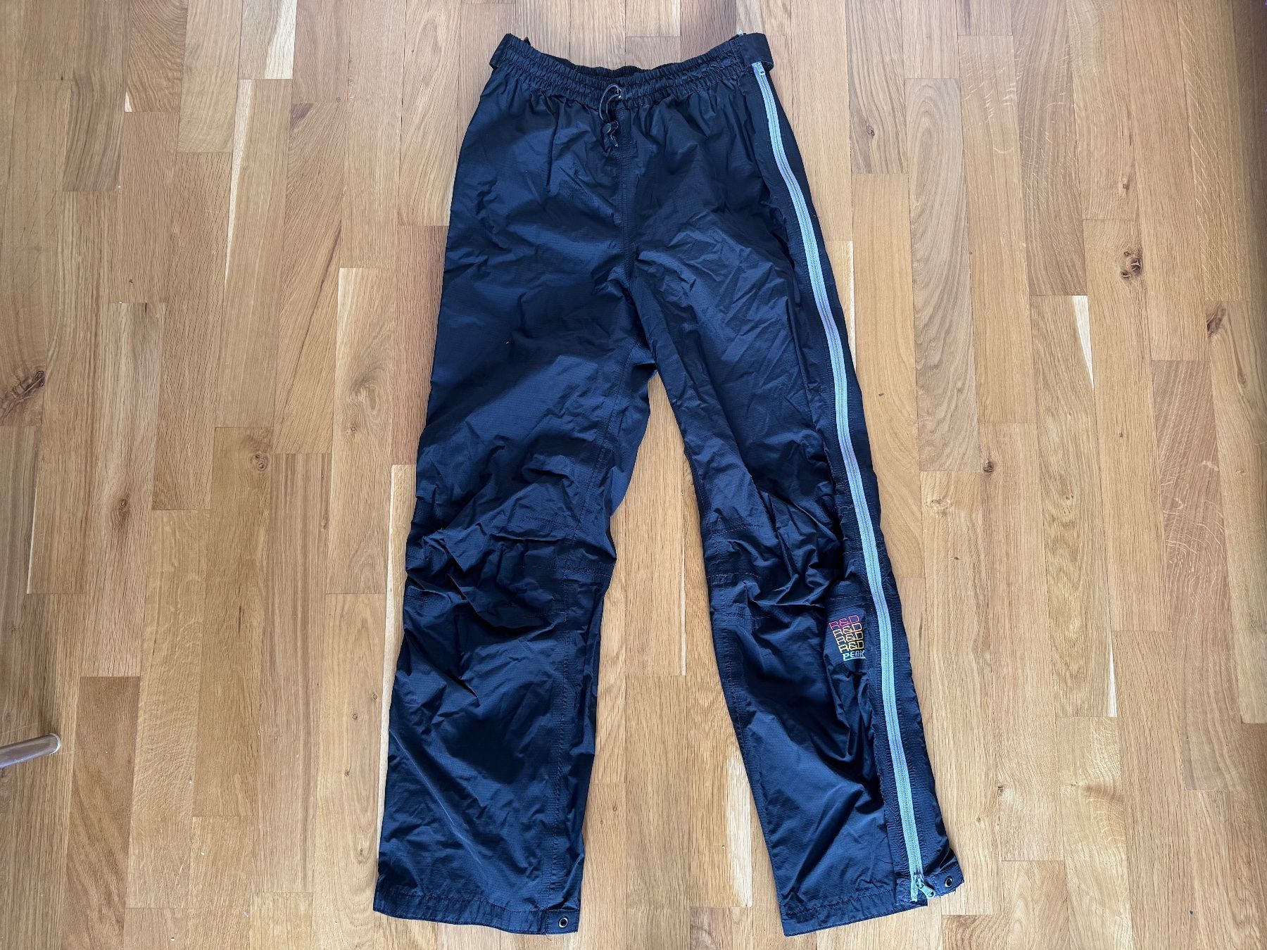Peak Performance Pantaloni: Peak Performance Hose, Gr. S, schwarz, R&D Paclite Pants – Usato da Bern venduto da mandurli