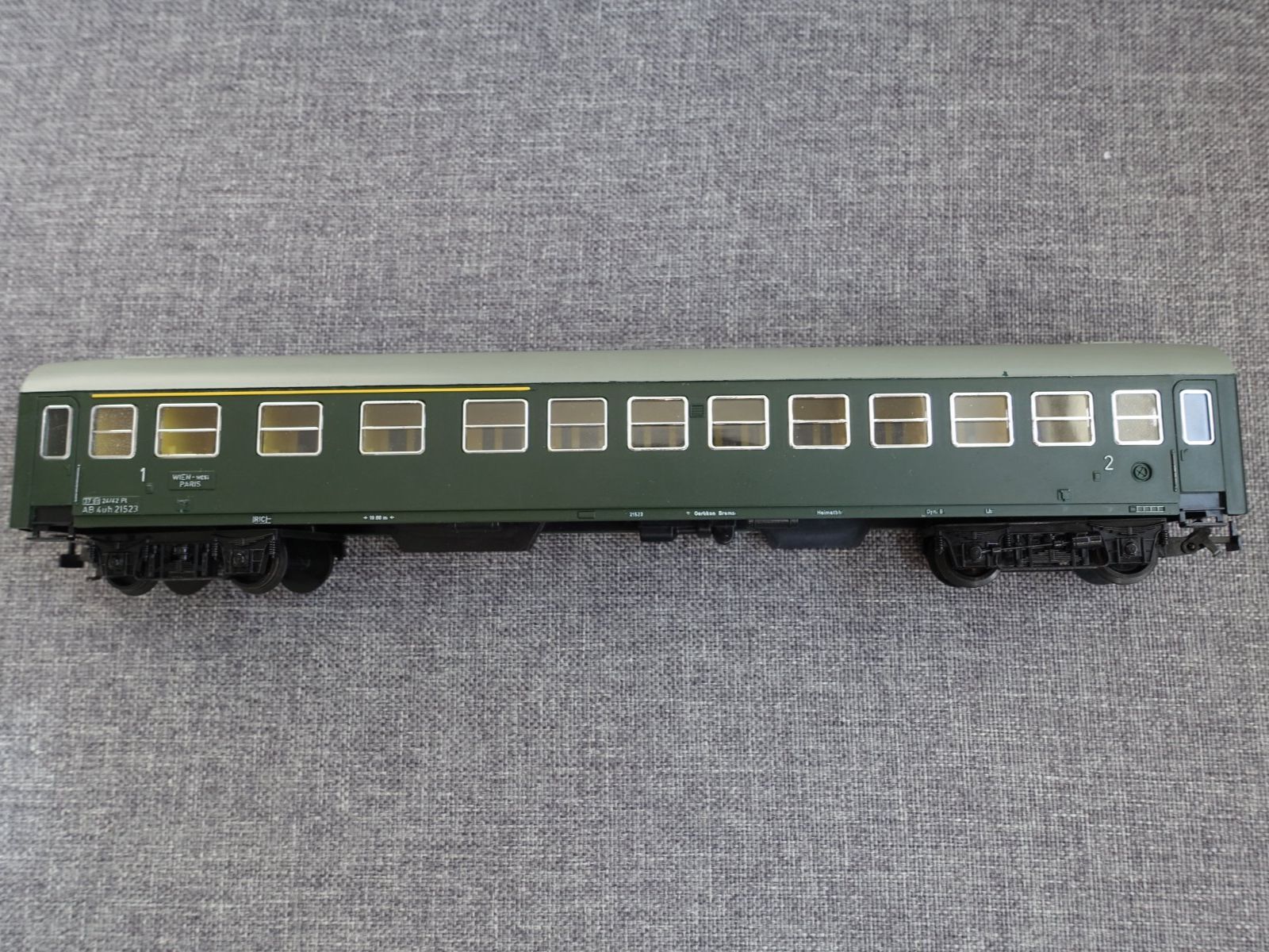 Kleinbahn Modelleisenbahnen: KLEINBAHN No. 387 ÖBB Schnellzugwagen – Gebraucht aus Wallbach von Sarrows