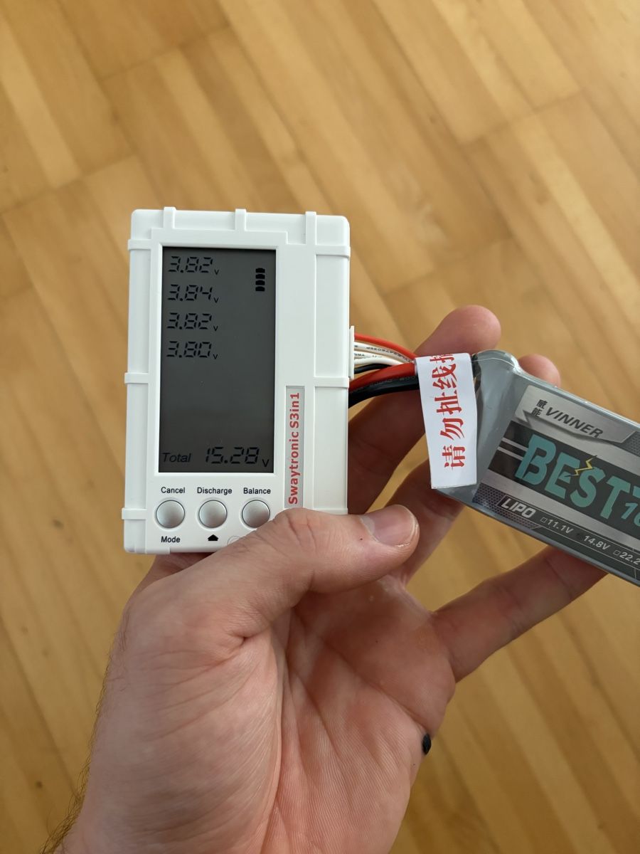 Akkus, Ladegeräte & Netzgeräte: Lipo 1050mah 4s 150c – Neu und originalverpackt aus Kollbrunn von HellowItsMe