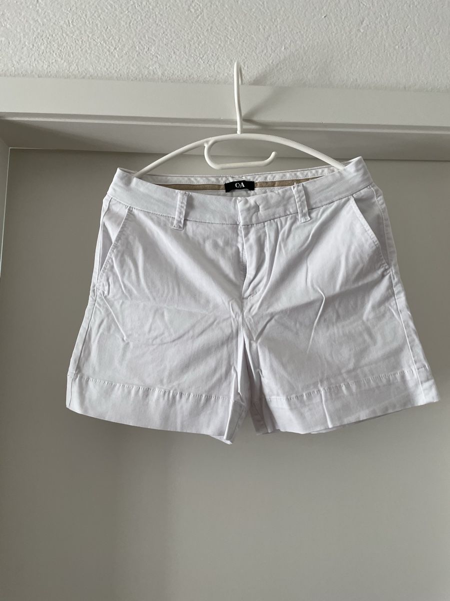 C&A Pantaloni: C&A kurze Hose – Usato da Ipsach venduto da takacseni