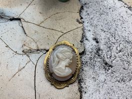 Vintage Brosche Muschelgemme in Messing Umrandung