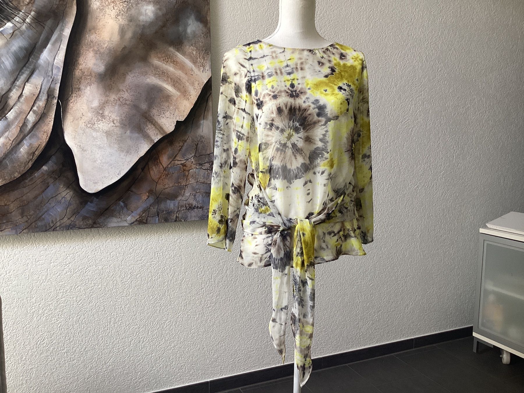 Zara Blusen: Zara Basic Bluse sehr schön Damen Batikmuster Gr. S – Gebraucht aus Homberg b. Thun von Homata