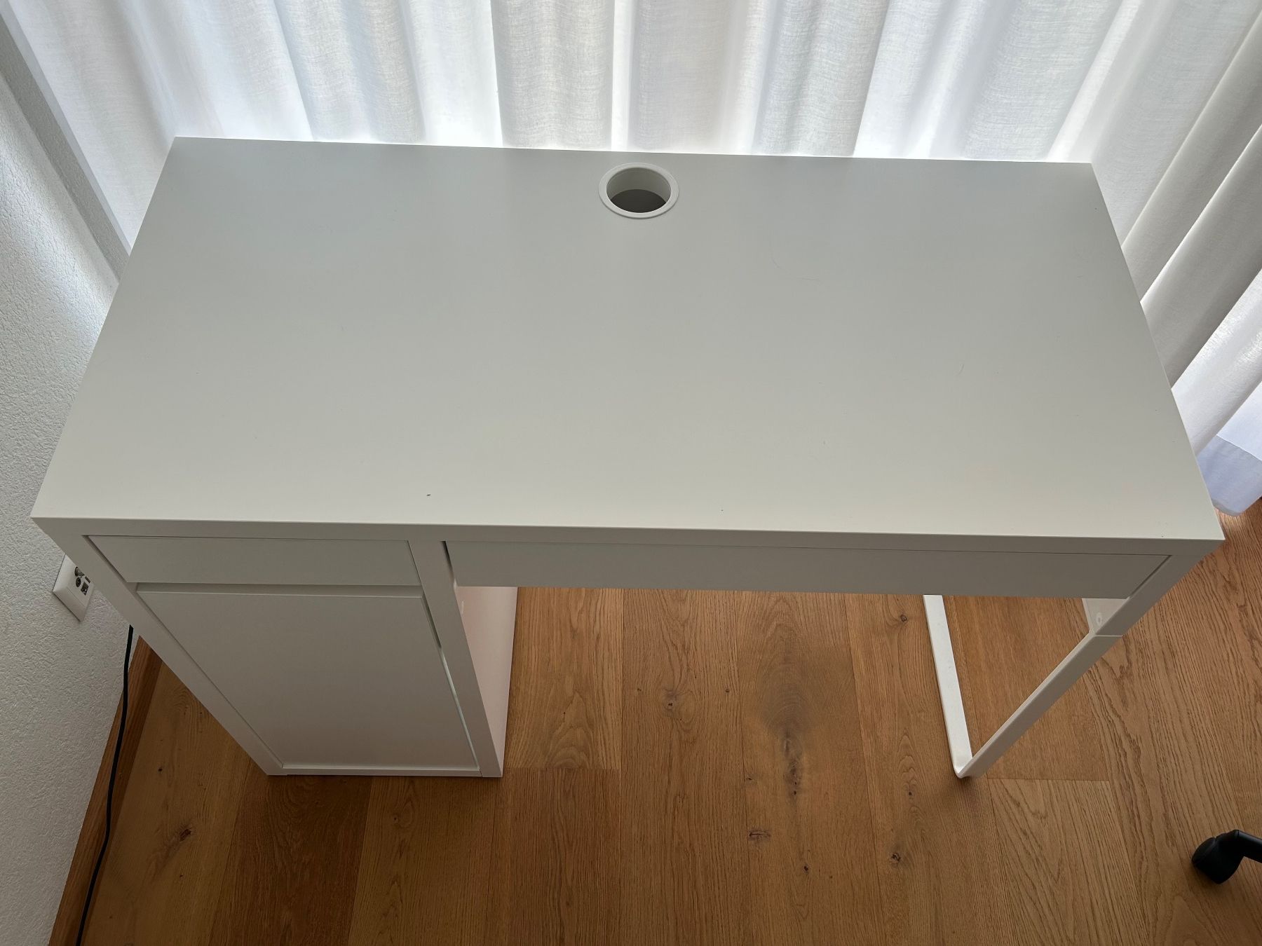 Ikea Scrivanie: Ikea Micke Schreibtisch – Usato da Niederried Interl venduto da flu_nqh8 1