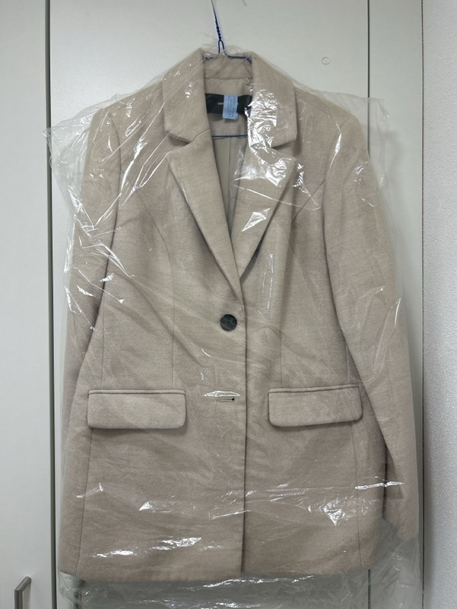 Vero Moda Cappotti: Mantel Vero Moda beige  – Usato da Luzern venduto da mro_gq8h