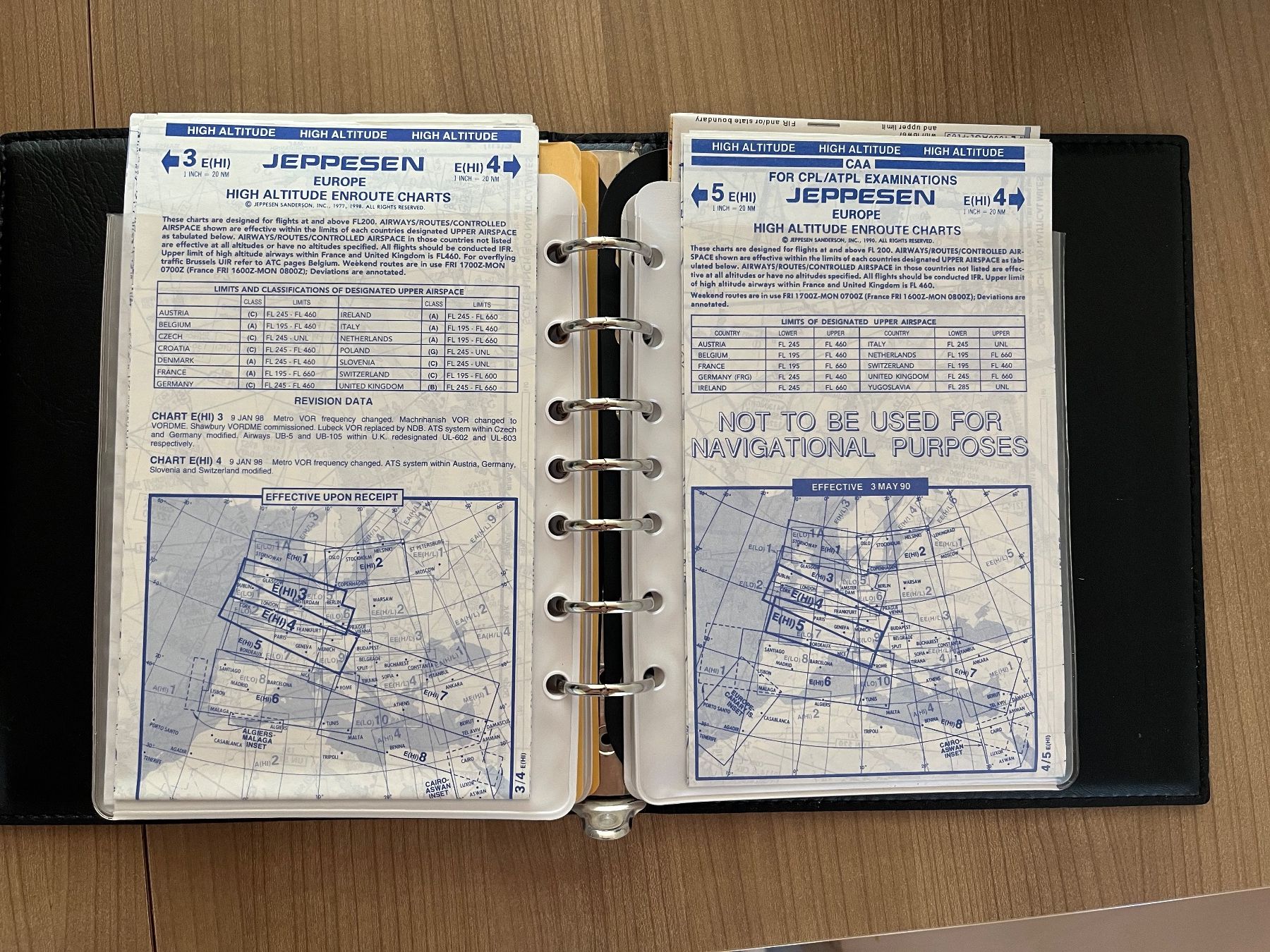 Classeurs: Jeppesen Lederordner mit Flugkarten – D'occasion à Arbon par luk_h2cc 4