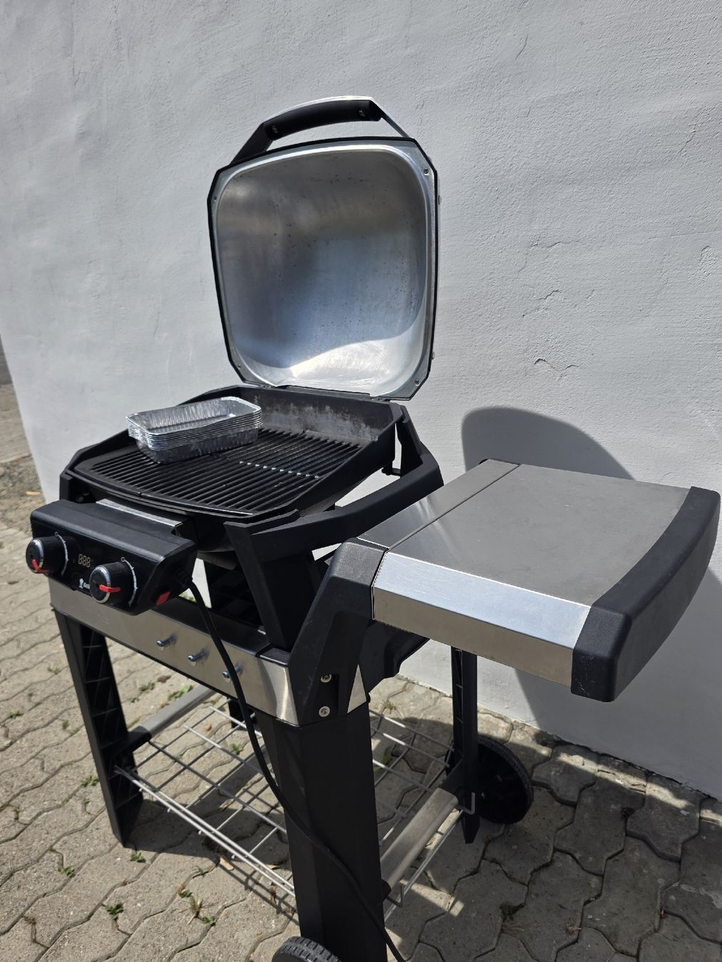 Griglie: Weber Elektrogrill Pulse 2000W mit Rollwagen – Usato da Uster venduto da Cruleye 9