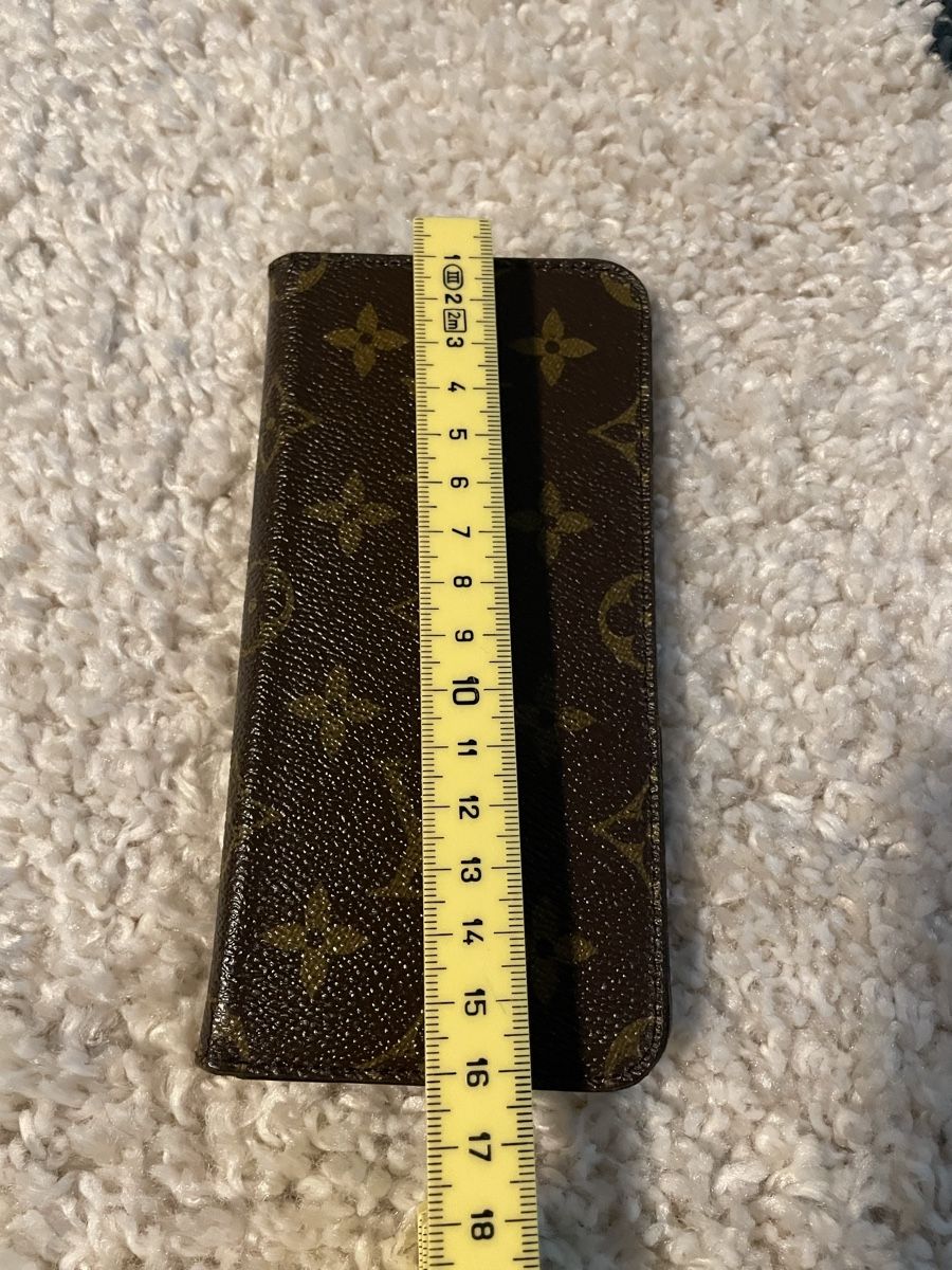 Louis Vuitton Cover & Protezioni schermo: Louis Vuitton Monogram iPhone Folio Case – Usato da Richterswil venduto da Prangins9 5
