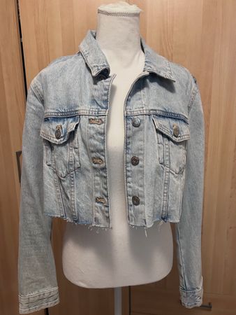 Veste en jeans courte. Taille M. Zara