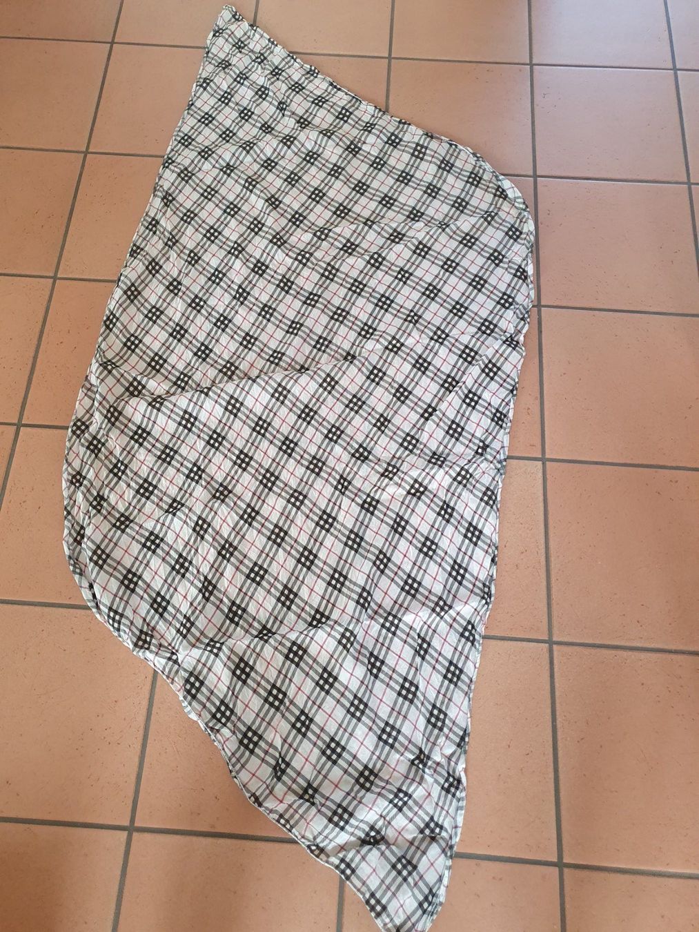 Foulard & Sciarpe: Schal schwarz rot weiss kariert – Usato da Brüttisellen venduto da Kluba 2