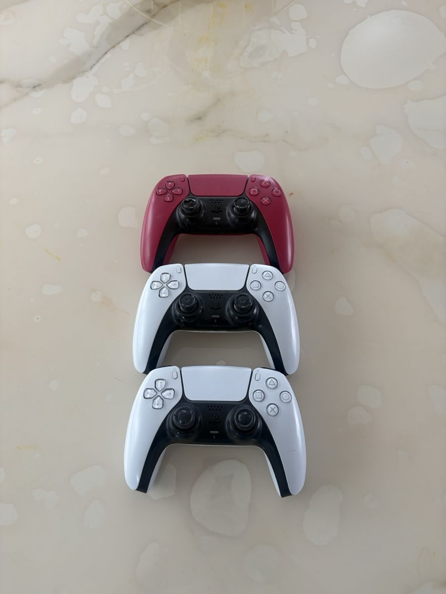 Sony Controller: PS5 Controller DualSense Defekt Stick Drift – Difettoso da Unterkulm venduto da mus_2brd