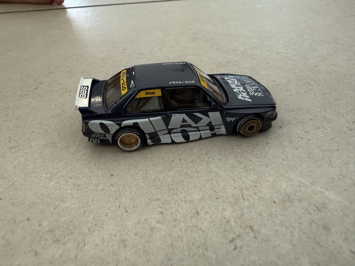Modellautos: Mini gt - BMW M3 E30 Kaido house – Neu und originalverpackt aus Yvorne von AutoCollectionneur 3