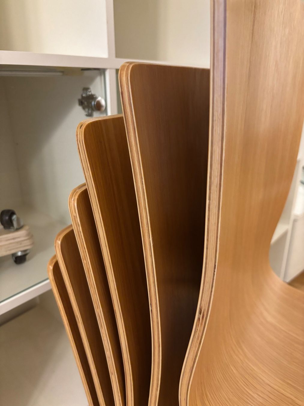 Stühle: 6 Stühle stapelbar – Gebraucht aus Basel von bho_m8z8 3