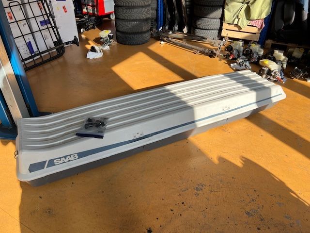 Box da tetto: SAAB Original roof box, case, coffre de toit – Usato da Fenil-sur-Corsier venduto da HEMIsphere_Garage 1