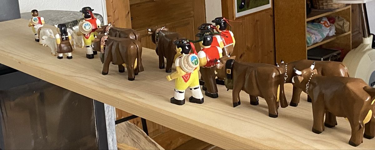 Tutte le decorazioni: Original Appenzeller Alpaufzug Handgeschnitzt – Nuovo e nell'imballaggio originale da Bächli (Hemberg) venduto da aika012 2