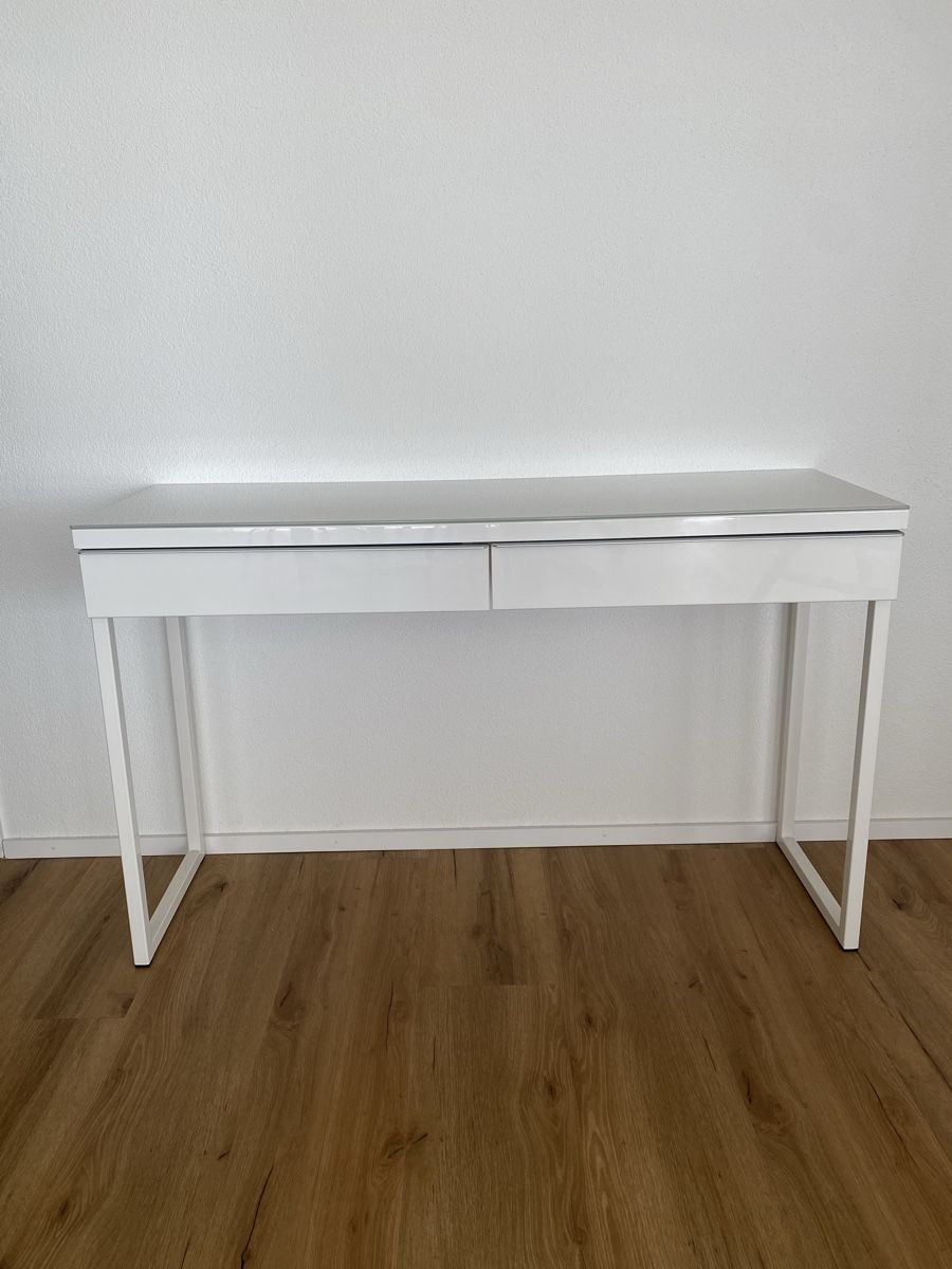 Ikea Tavoli da trucco: Schminktisch mit Glasplatte  – Usato da Winterthur venduto da JasonHa