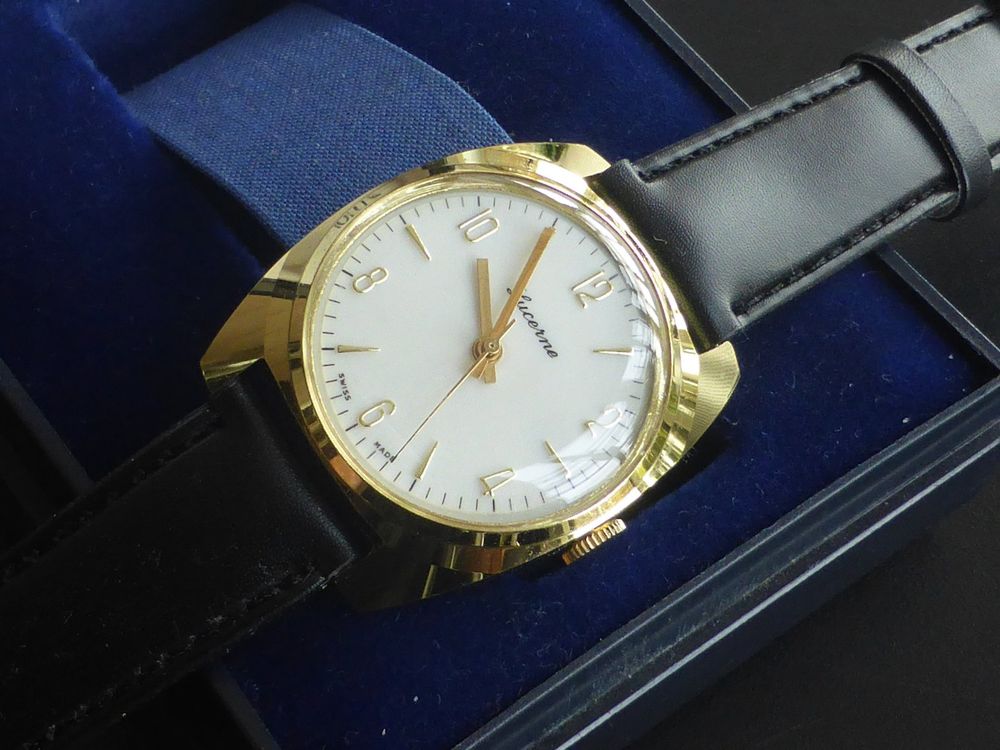 Montre Suisse Lucerne Vintage (années 70) Pour Homme - Mécanique à Remontage Manuel, Boîtier Or Et Bracelet Cuir Bleu
