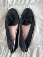 Pretty ballerinas loafers mocassins noirs avec tassels T.40