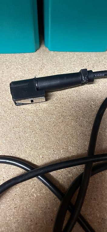 Coperture: Housse et chargeur original Ferrari type 458 – Usato da Jussy venduto da Tv 2