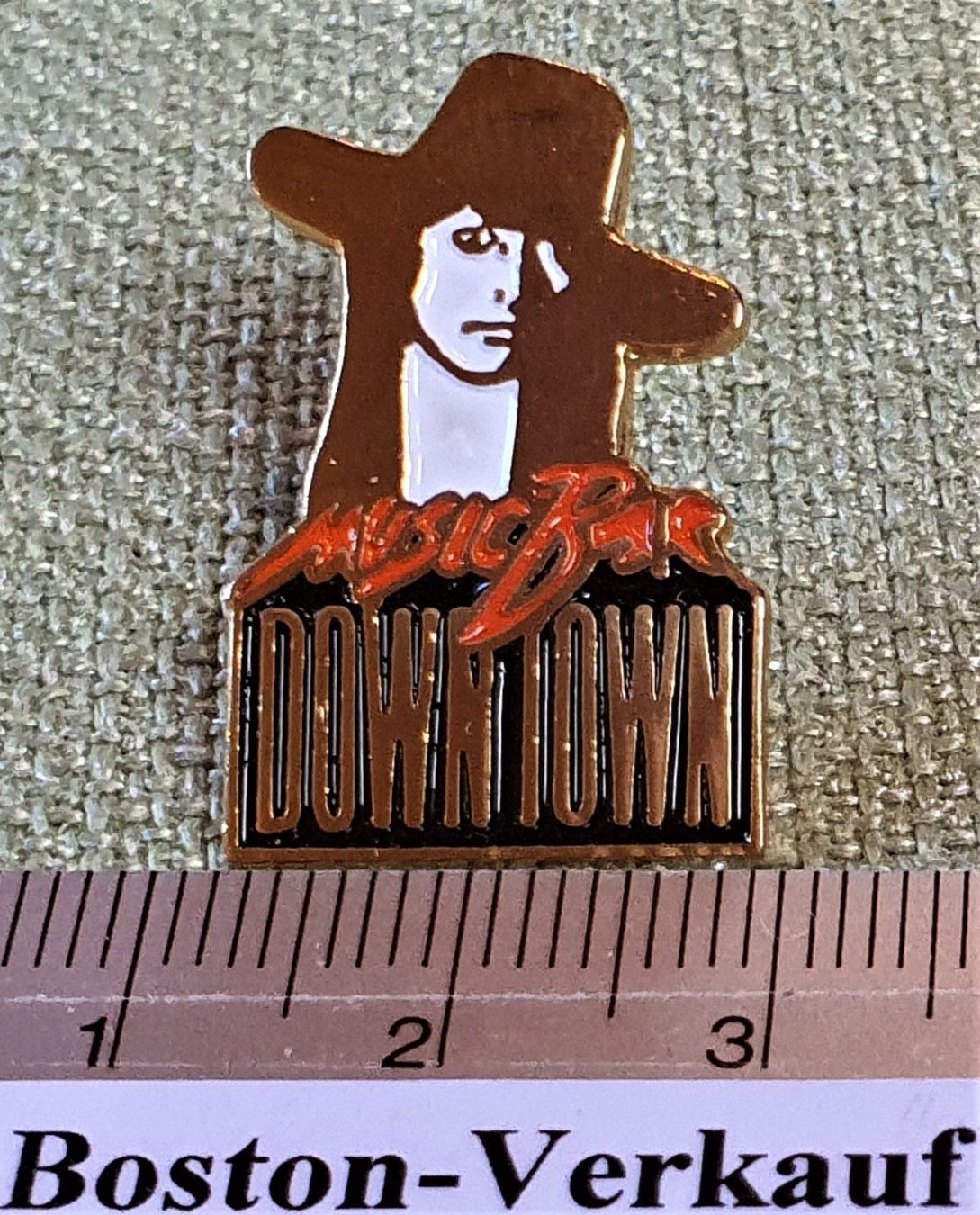 Placchette & Badge: E026 - Pin Musik Bar Down Town – Usato da Reinach BL venduto da Boston-Verkauf 1
