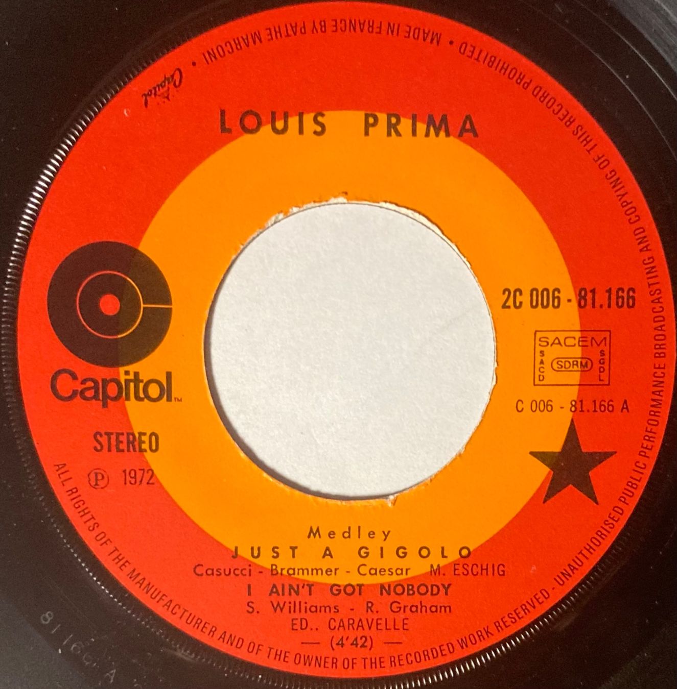 Dischi in vinile: LOUIS PRIMA - JUST A GIGOLO – Usato da Poliez-Pittet venduto da Newtown-Records 2