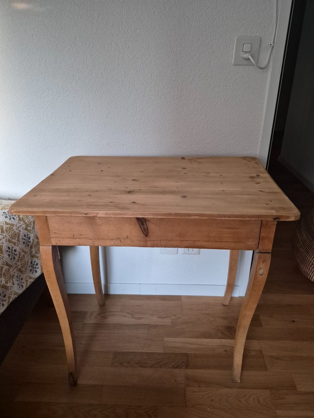 Tische: Altes Holztischli – Gebraucht aus Goldach von ursi59