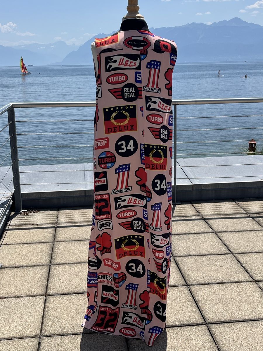 Moschino Vestiti: Robe longue LOVE MOSCHINO imprimé Patchwork Taille 38 – Nuovo (secondo la descrizione) da St-Sulpice VD venduto da Twin5 3