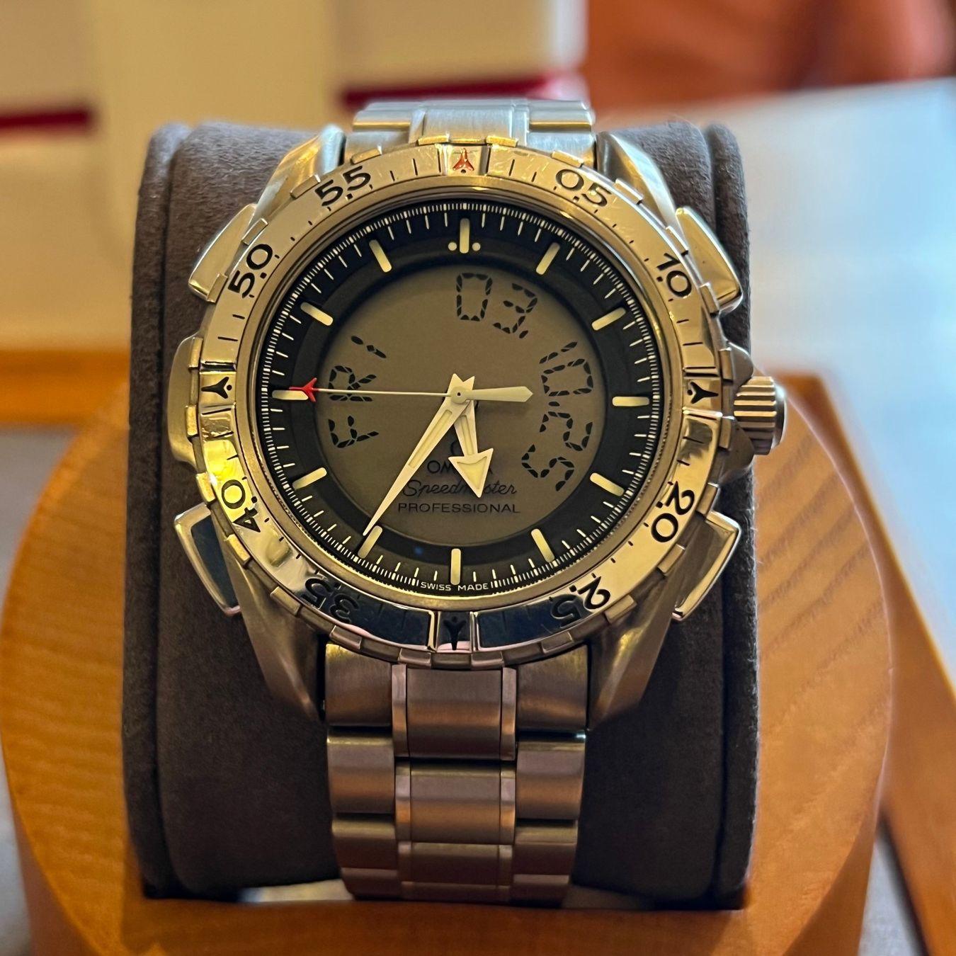 Omega Uhren: Omega Speedmaster Titanium on Titanium Full Set 3290.50 – Gebraucht aus Carouge GE von Watchaser