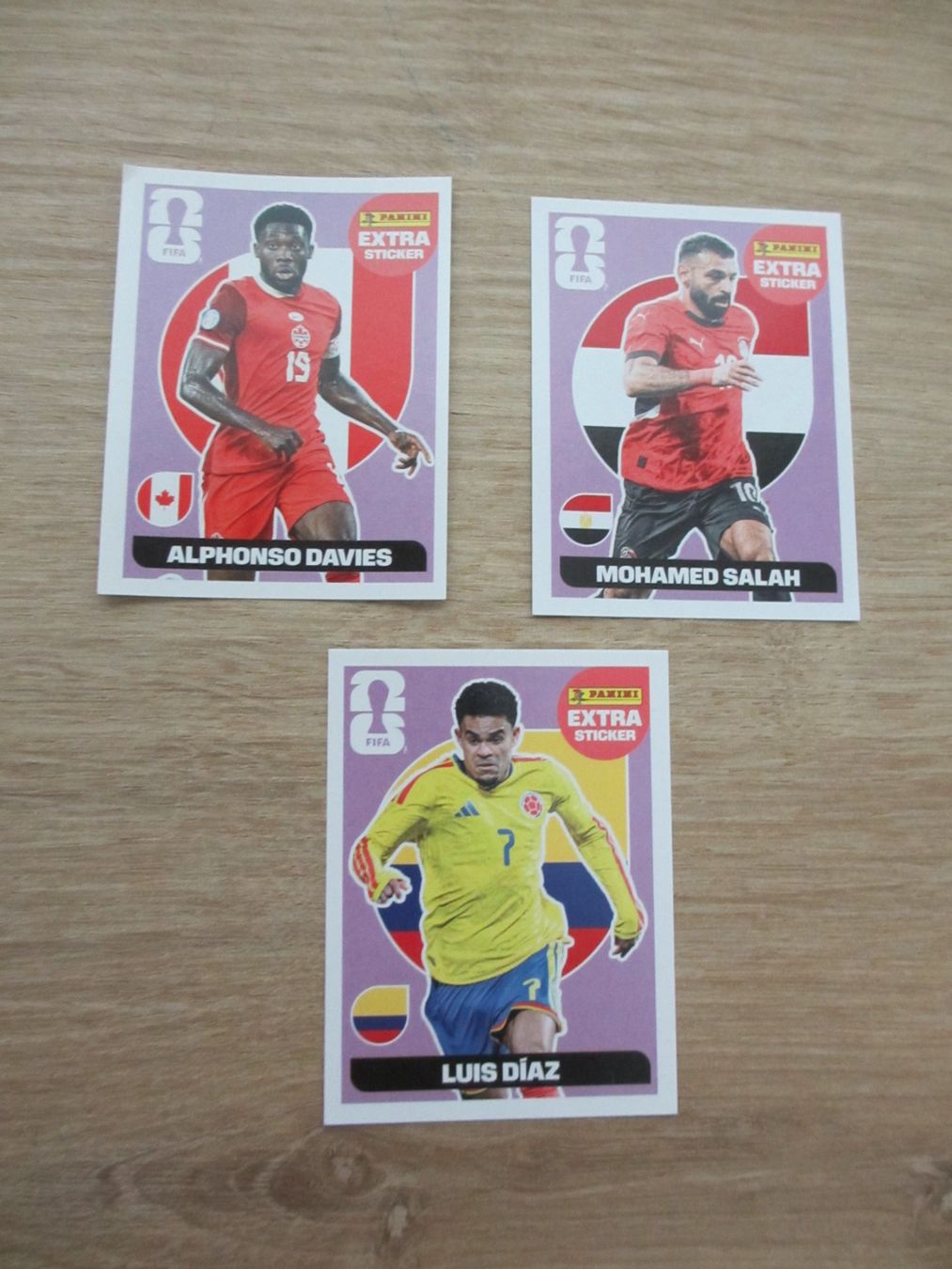 Panini Carte collezionabili: 3  EXTRA Sticker: FIFA WORLD CUP 2026 - Violet – Nuovo (secondo la descrizione) da Sargans venduto da Mony34