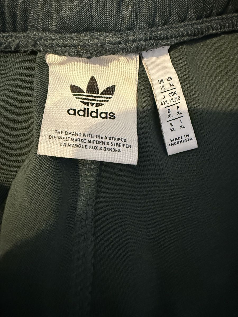 Adidas Pantaloni: Adidas Firebird Trackpants – Nuovo (secondo la descrizione) da Ettingen venduto da mengi 1